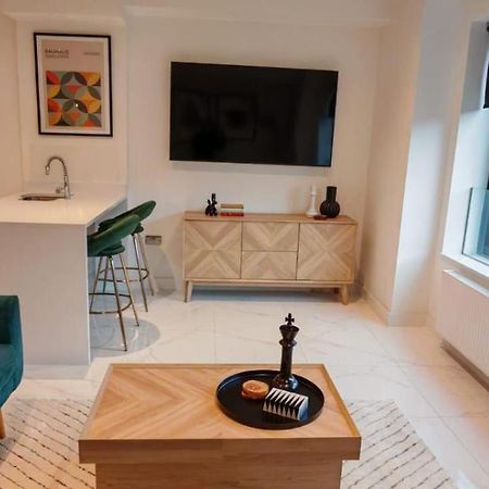 Luxury Apartment: City Centre, Stylish, Modern 切斯特 外观 照片