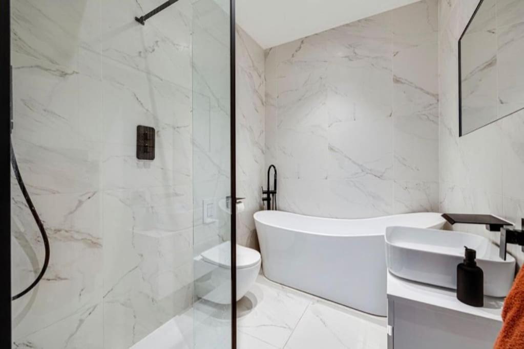 Luxury Apartment: City Centre, Stylish, Modern 切斯特 外观 照片